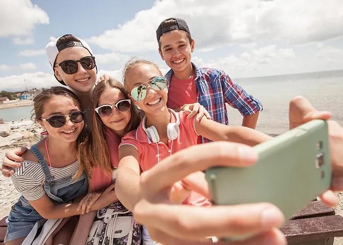 De La Clape Village - Maeva مكان تخييم 5*